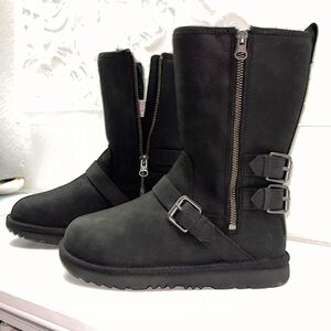 💯 Authentic Black Uggs / Girls